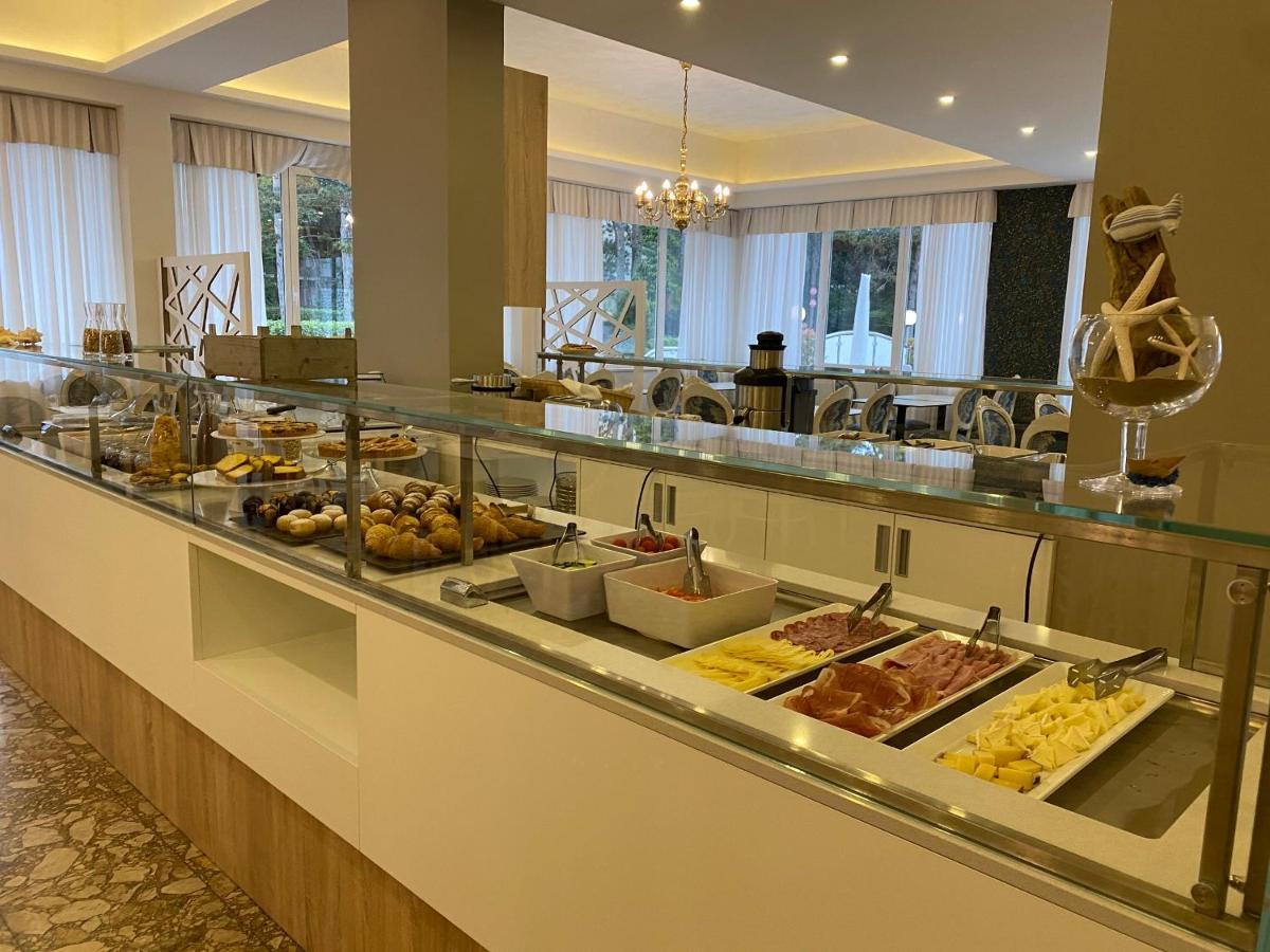 Hotel Croce Di Malta Lignano Sabbiadoro Ngoại thất bức ảnh