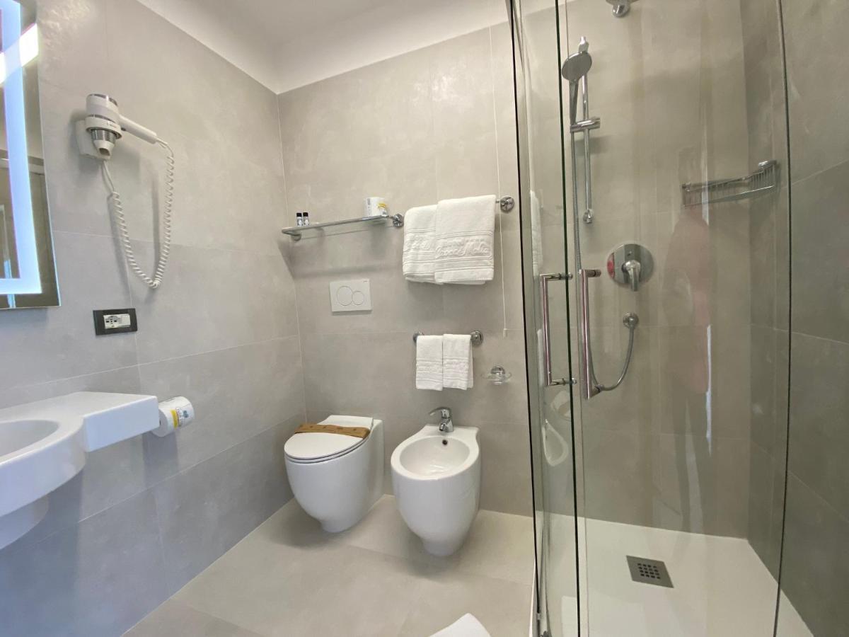 Hotel Croce Di Malta Lignano Sabbiadoro Ngoại thất bức ảnh