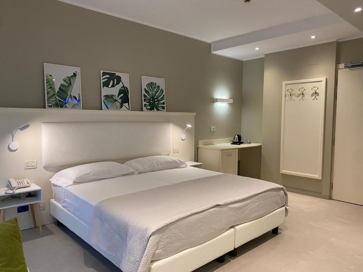 Hotel Croce Di Malta Lignano Sabbiadoro Ngoại thất bức ảnh