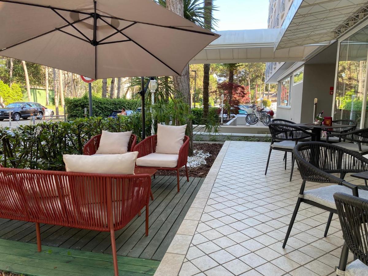 Hotel Croce Di Malta Lignano Sabbiadoro Ngoại thất bức ảnh