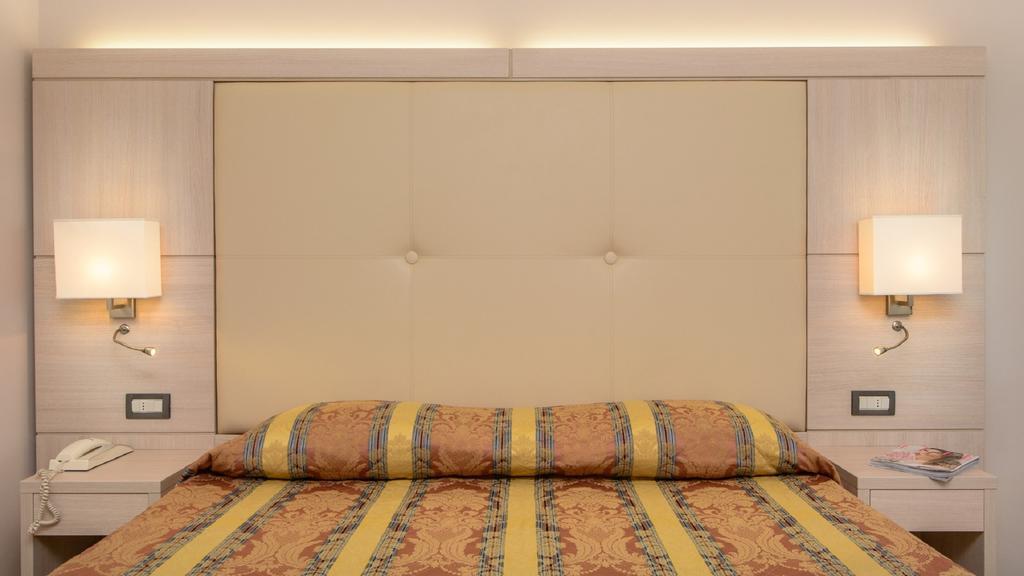 Hotel Croce Di Malta Lignano Sabbiadoro Ngoại thất bức ảnh