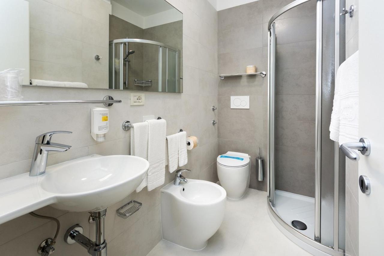 Hotel Croce Di Malta Lignano Sabbiadoro Ngoại thất bức ảnh