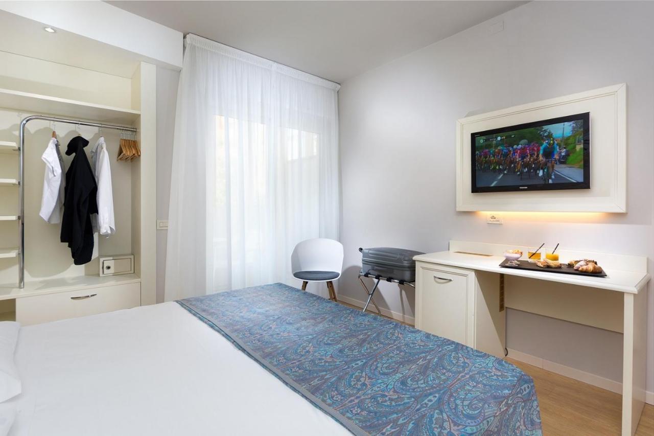 Hotel Croce Di Malta Lignano Sabbiadoro Ngoại thất bức ảnh
