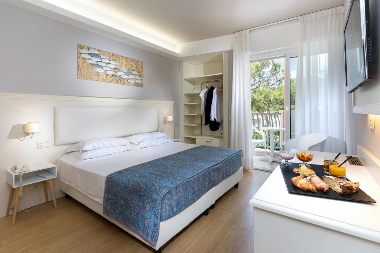 Hotel Croce Di Malta Lignano Sabbiadoro Ngoại thất bức ảnh